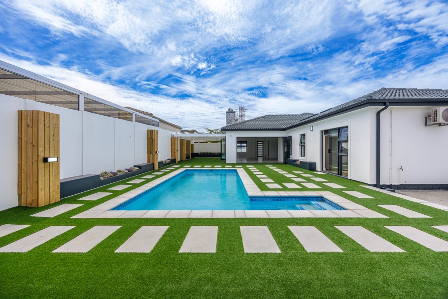 4 Bedroom Property for Sale in Haasendal Western Cape